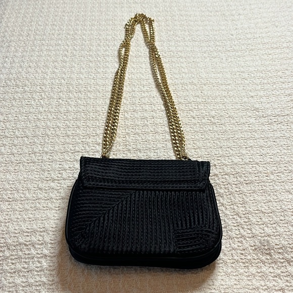 Talbots Evening purse Black w  gold chain 2 inside pockets w hot pink lining - Picture 3 of 12